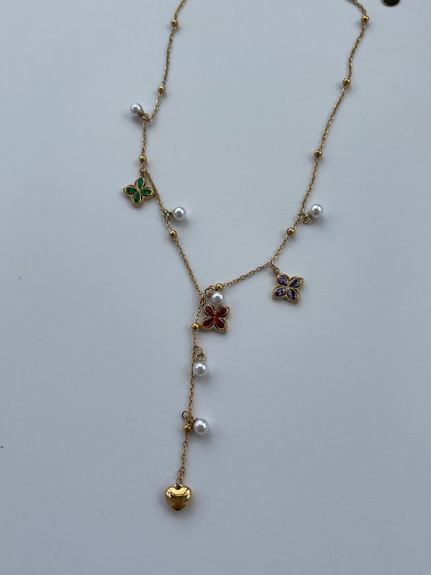 colar flowers