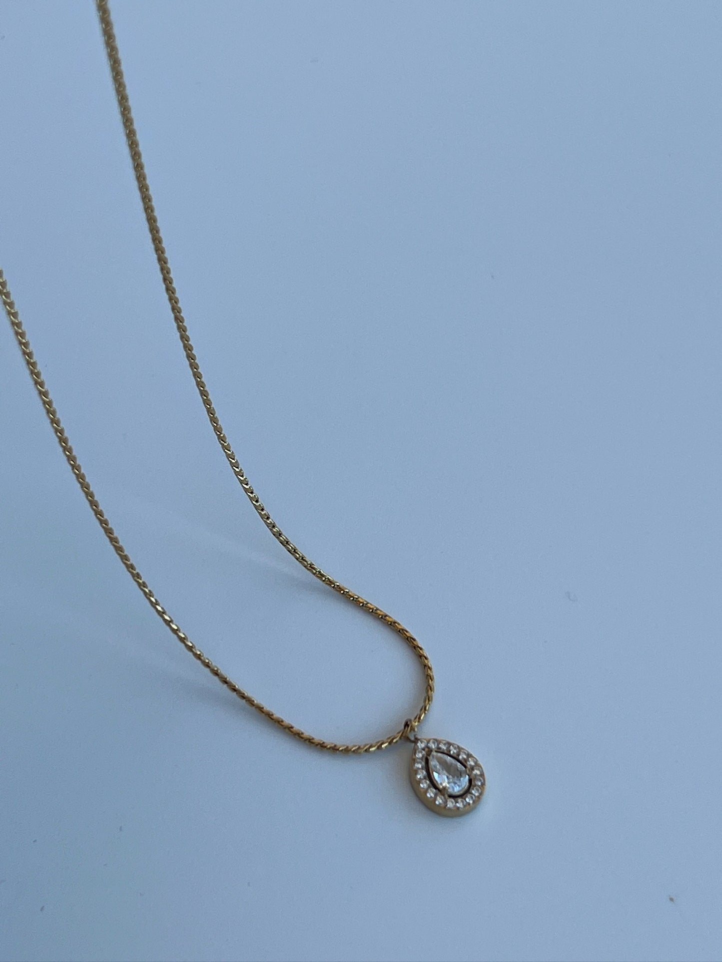 colar gota