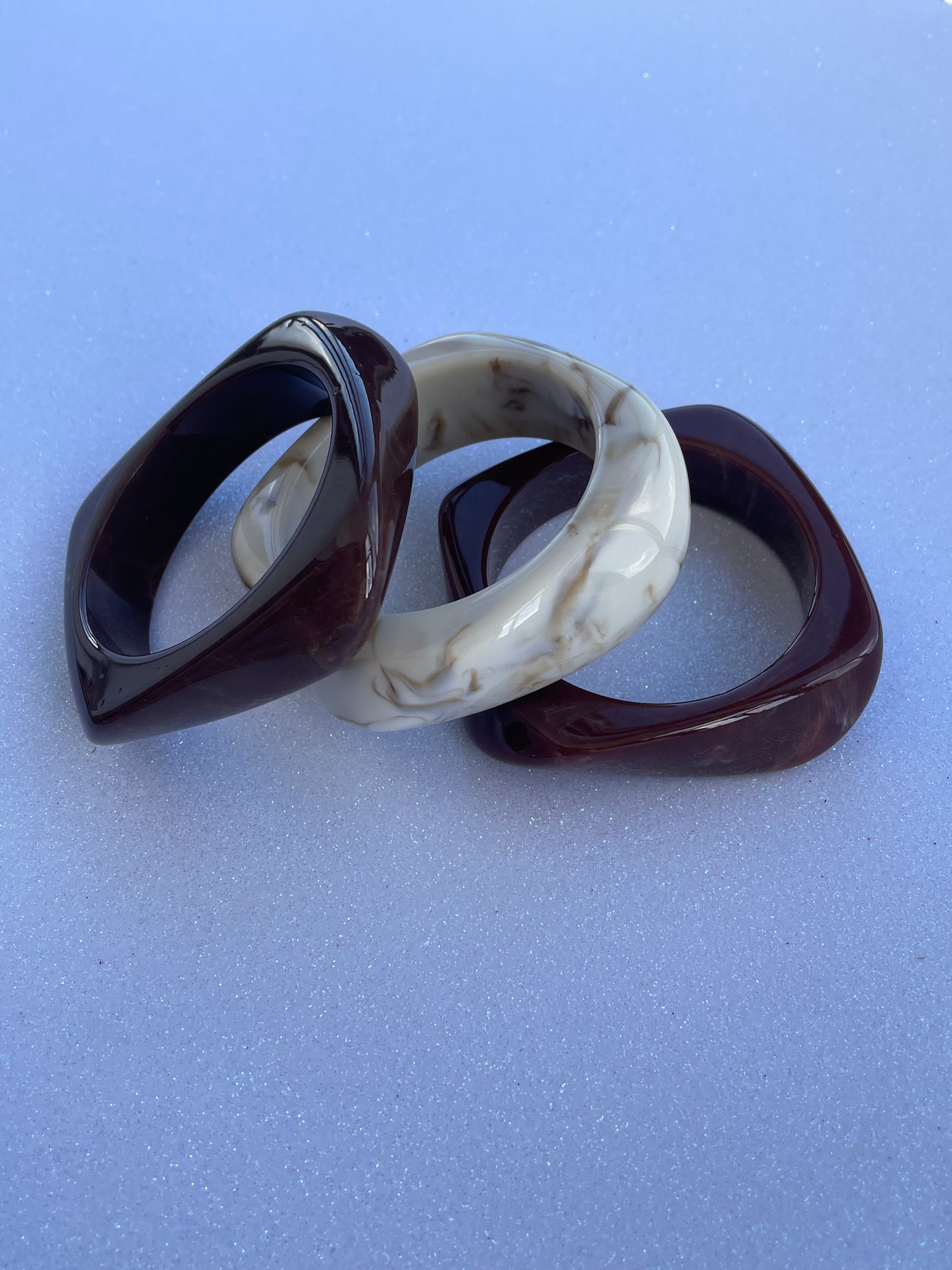 pulseiras maxi rígidas combinadas