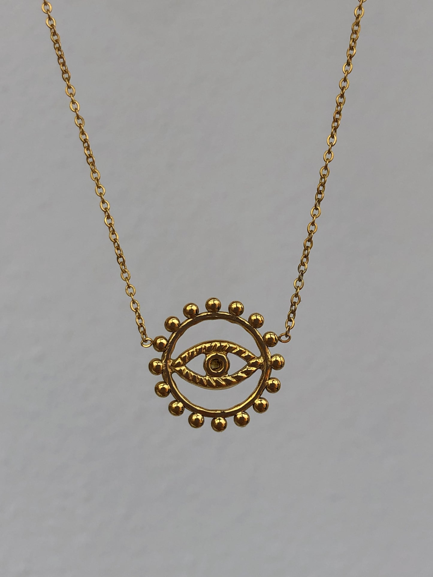 colar eye
